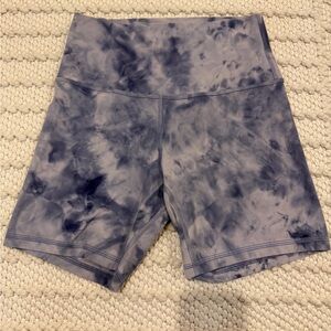 lululemon athletica align short size 6 Blue Tie-Dye Bike Shorts white